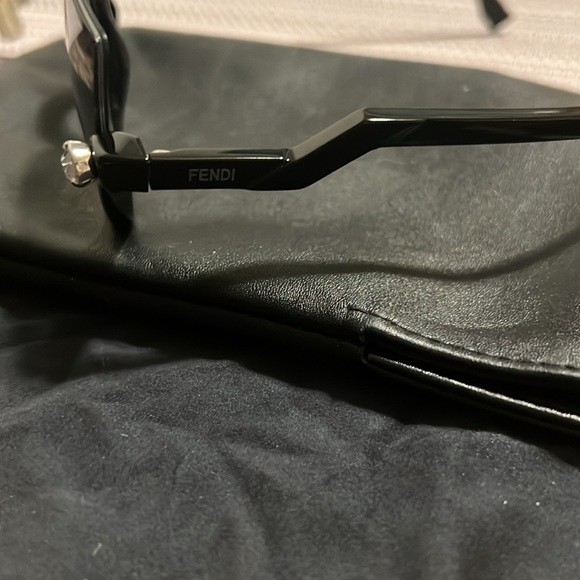 Worn few times has a small scratch on one of the lens  not noticeable - Picture 2 of 6